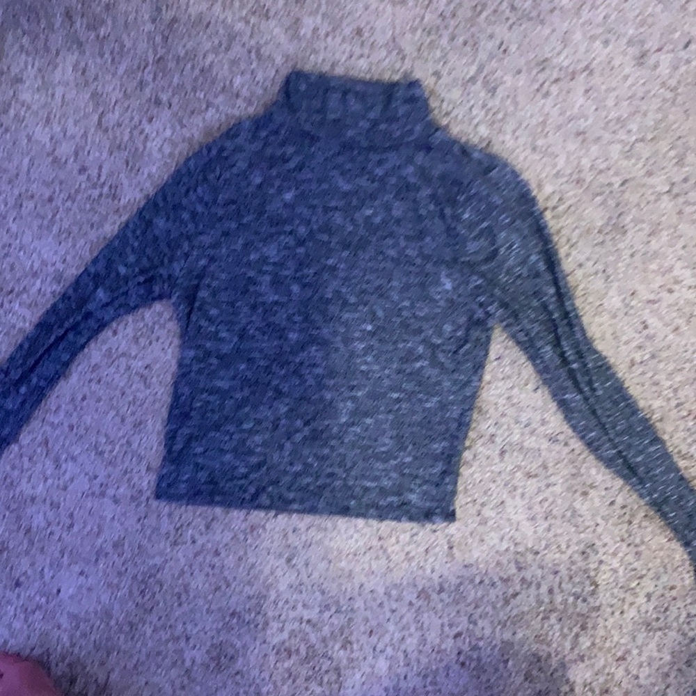 Softest top you’ll find! Never worn!!